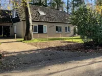 Luxury vacation home with bar billiards and sauna in wooded area Hotels in Lochem