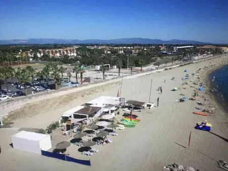 Carrer Del Sol ( in Roussillon, not in Camargue Отели рядом с достопримечательностью «Camping Le Palais De La Mer | Camping Sainte-Marie-la-Mer»