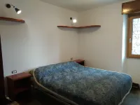 LARGE APARTMENT BETWEEN LAKE & MOUNTAINS