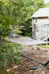 A Charming Vineyard Cottage Just Off the Pond