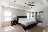 Beautiful 4bd 2bath House w/pool close to CLT Hotels near Rivergate