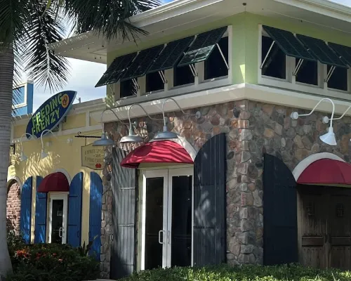 Next To Margarittaville Beautiful Remodeled Villa Hotels in Frydendal