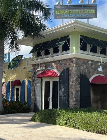 Next To Margarittaville Beautiful Remodeled Villa