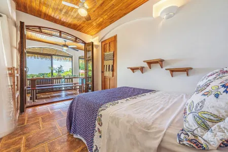 Gorgeous Villa with Breathtaking Ocean Views