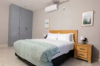 Modern 4-bedroom house in enchanting Victoria Falls with AC, Pool & WiFi