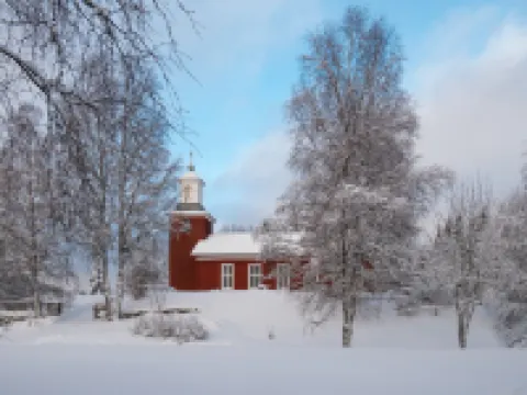 Idyllic sunny lakeside location with only 20 m to the private jetty and boat. Hotels in Sunne