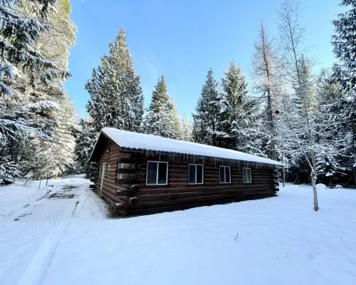 Rustic log cabin Hotels in Boundary County