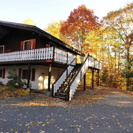 Townhouse in the mountains, close to Storyland and more! Отели в г. Бартлетт