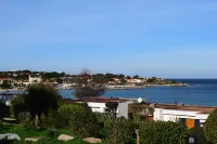50 metres from the sea, single-storey bungalow for 4 people Hotels in Lumio