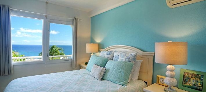 Home with panoramic views with access to private beach! Hotels in Southside