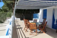 Family-friendly oasis near the beach