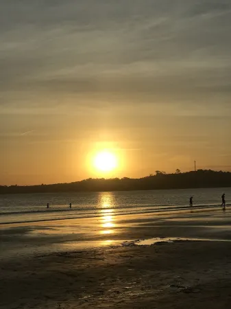 Duplex house with pool, pool and barbecue Santa Monica Beach Guarapari Отели в г. Гуарапари