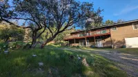 Yosemite Gateway Retreat: Your Ideal Vacation Haven Awaits!