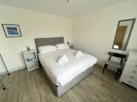 Seacliff Located Just 200m From the Popular Broad Haven Beach, Pembrokeshire Hotels in The Havens