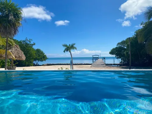 Caribbean Seafront, 2-Level Island Home, Pool, Kayak, Paddle boards and Privacy