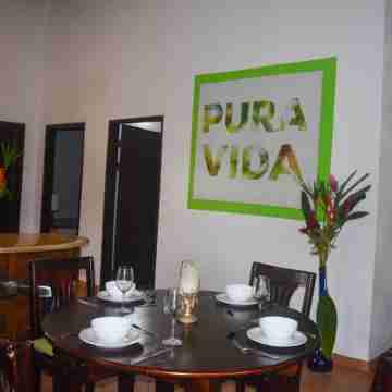 Slow M'Ocean in the Heart of Manuel Antonio 3 bed 3 bath Dining/Meeting Rooms