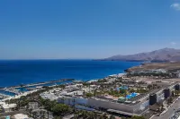 PURE LUXURY 4 Bedroom 5 bathroom Villa With  Heated pool, Aircon and Hot Tub