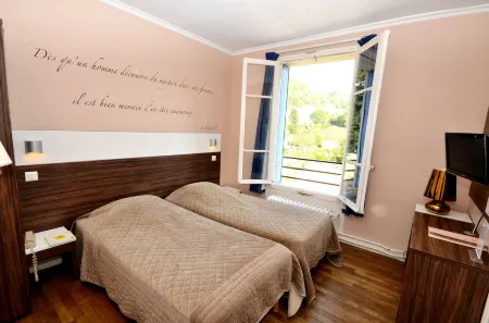 Logis Hôtel & Restaurant - les Bords de Seine Отели в г. Буа-Жером-Сент-Уан