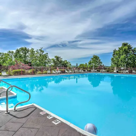Modern Resort Condo ~ 3 Mi to Branson Landing