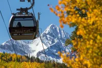 Snowy Peak Views from Living Room, 2 Parking Spaces, Walk to Ski Condo