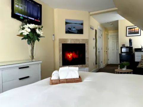 Lotus Provincetown Hotels in Provincetown