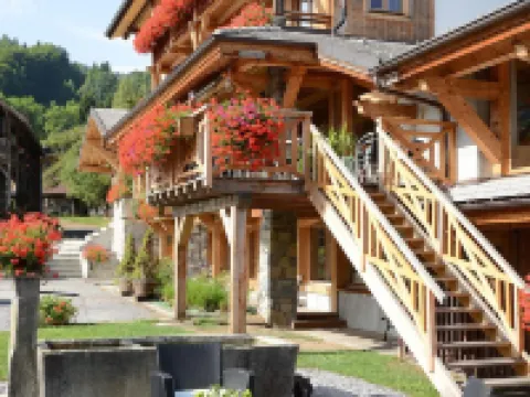 Café-Hôtel le Morillon, Domaine du Grand Massif-Samoëns Hotels in Morillon