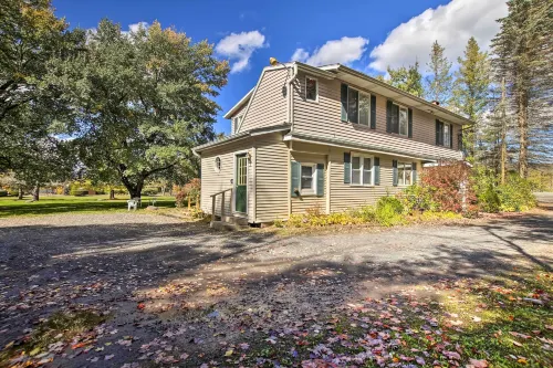 Spacious Apt w/ Yard: 3 Mi to Windham Mountain - parking