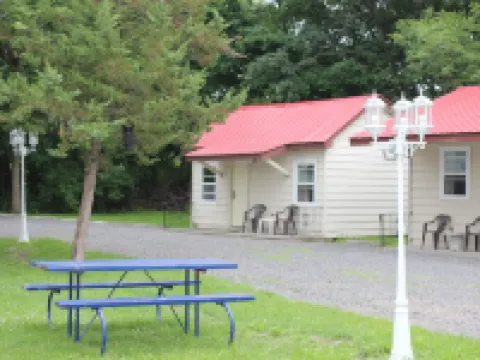 Imperial Inn 1000 Islands Hotels in Gananoque