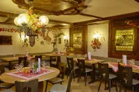 Flair Hotel Weinstube Lochner - Breakfast