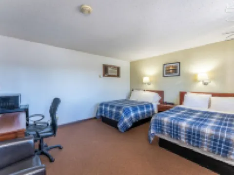 Canoe On Inn Hotels in Ely