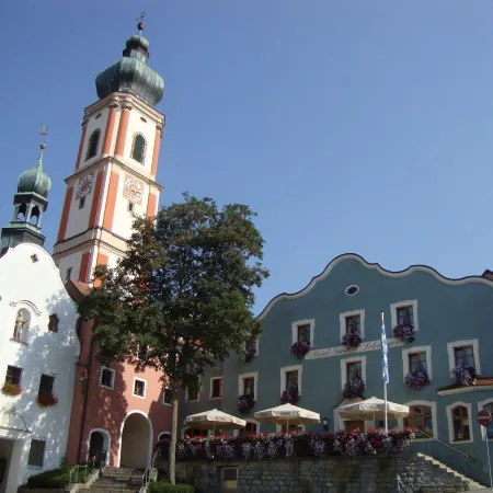 Hotel Lobmeyer Отели в г. Родинг