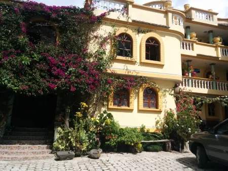 Hostal Curiñan Отели в г. Гонсалес Суарес