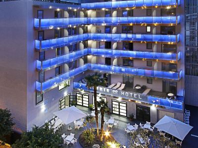 Summer Hotel