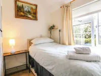 Periwinkle Cottage Hotels in 