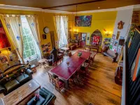 Castle Rock Hostel - Adults Only Hotels near Central Library