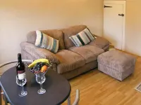 Candy Cottage Hotels in North Wootton