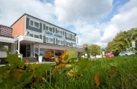 Hotel Cockpit Hotels near comma