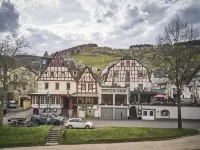 Hotel Reiler Hof فنادق في Alf