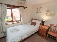 Danby Cottage Hotels in Sneaton