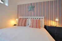 Waterloo Place Hotels in Bridport