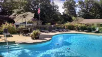 The Saugatuck Retro Resort Motel - Parkering