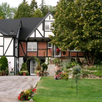 Burleys Gardens and Suite