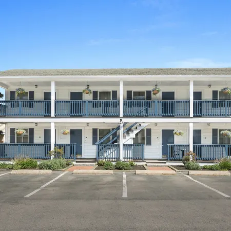 Colonial Inn