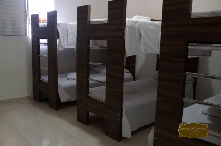 Chalé Recanto Monte Sinai Отели в г. Эстрема