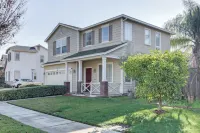 Spacious Turlock Home ~ 1 Mi to University! - Homestays