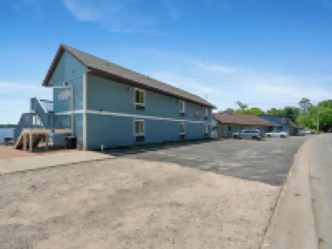 Fife Lake Lodge Hotels in Grand Traverse County
