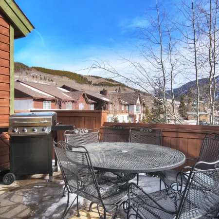 18 Autumn Brook 4 Bedroom Townhouse by RedAwning