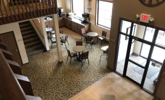 Shenandoah Inn & Suites