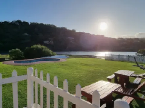 ソールト リバー ロッジ クニスナのホテル