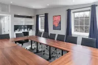 Picton Harbour Inn Hotels in Bloomfield